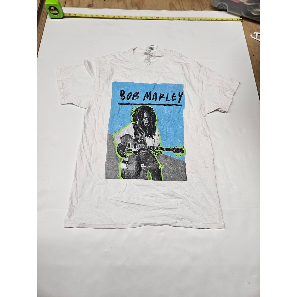 Zion Rootswear Bob Marley Graphic T-Shirt White Mens Medium Reggae Guitar NWT